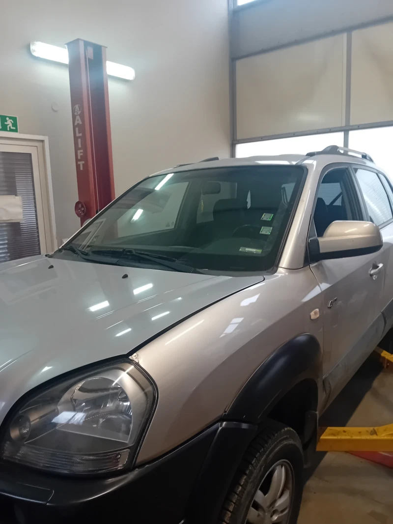 Hyundai Tucson, снимка 7 - Автомобили и джипове - 52989601
