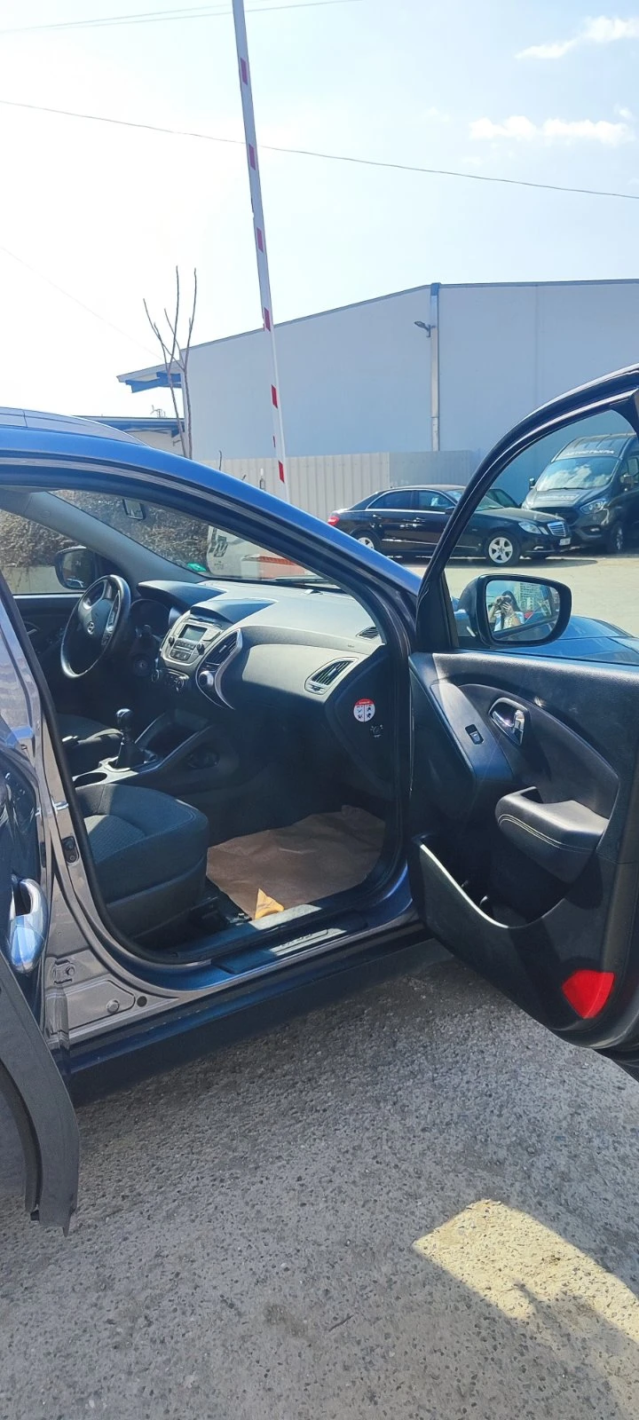 Hyundai Tucson 1.6, снимка 2 - Автомобили и джипове - 53735005