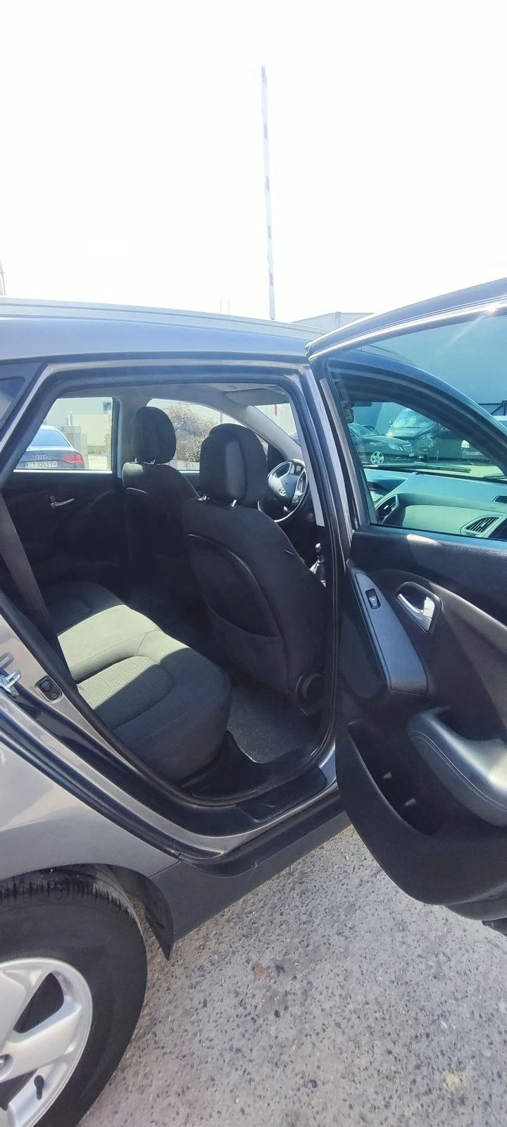 Hyundai Tucson 1.6, снимка 8 - Автомобили и джипове - 53735005