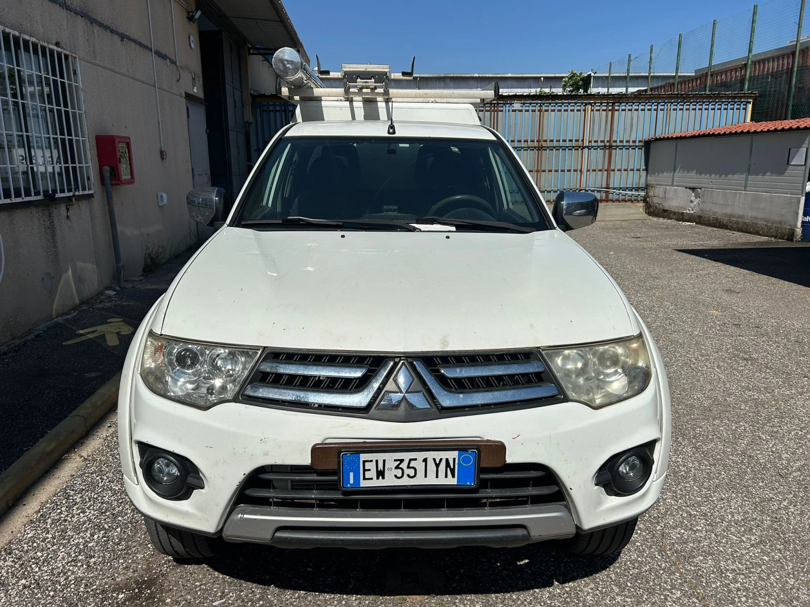 Mitsubishi L200 2.4D ITALIA - изображение 2