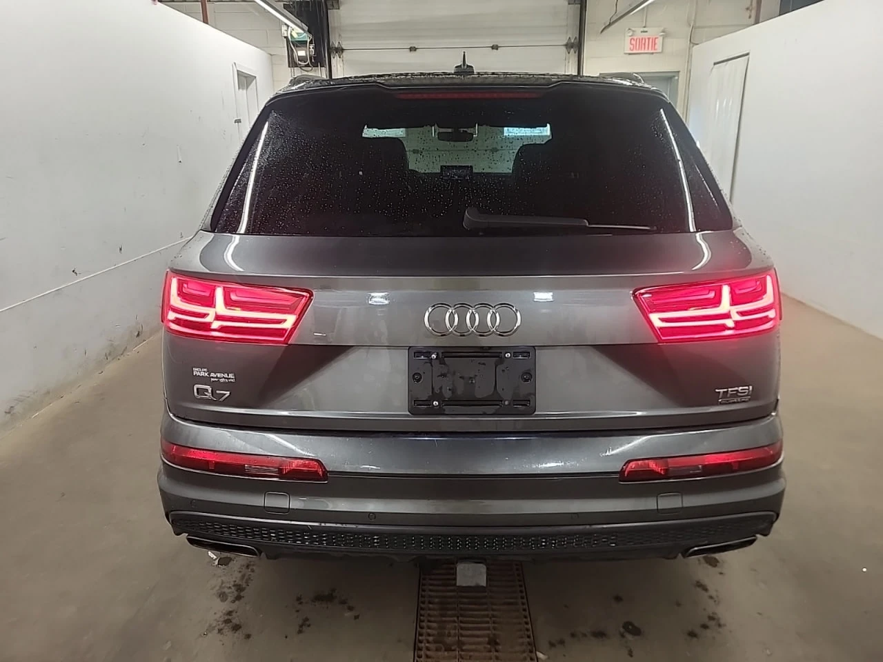 Audi Q7 TECHNIK * CARFAX * АвтоКредит * Цена до България*  - изображение 5