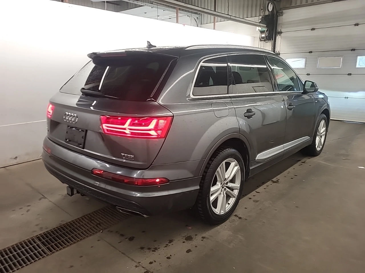 Audi Q7 TECHNIK * CARFAX * АвтоКредит * Цена до България*  - изображение 3