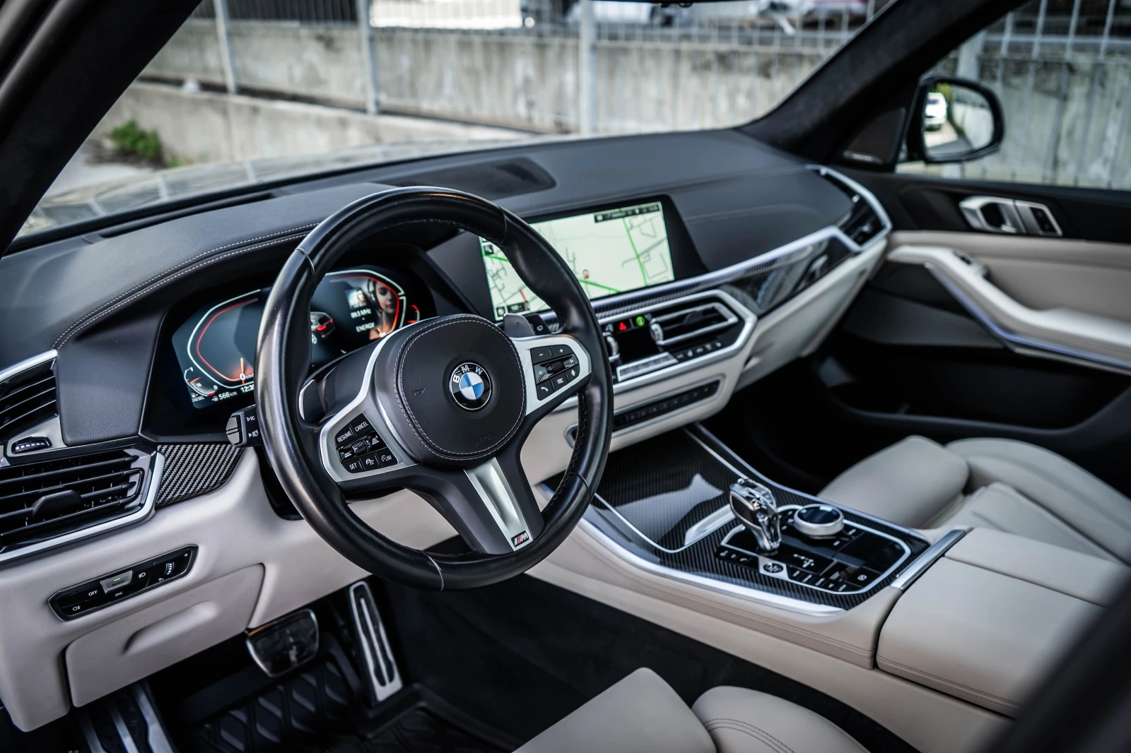 BMW X5 M SPORT Pro, H/K, Laser, Pano, Individual, снимка 6 - Автомобили и джипове - 54227964