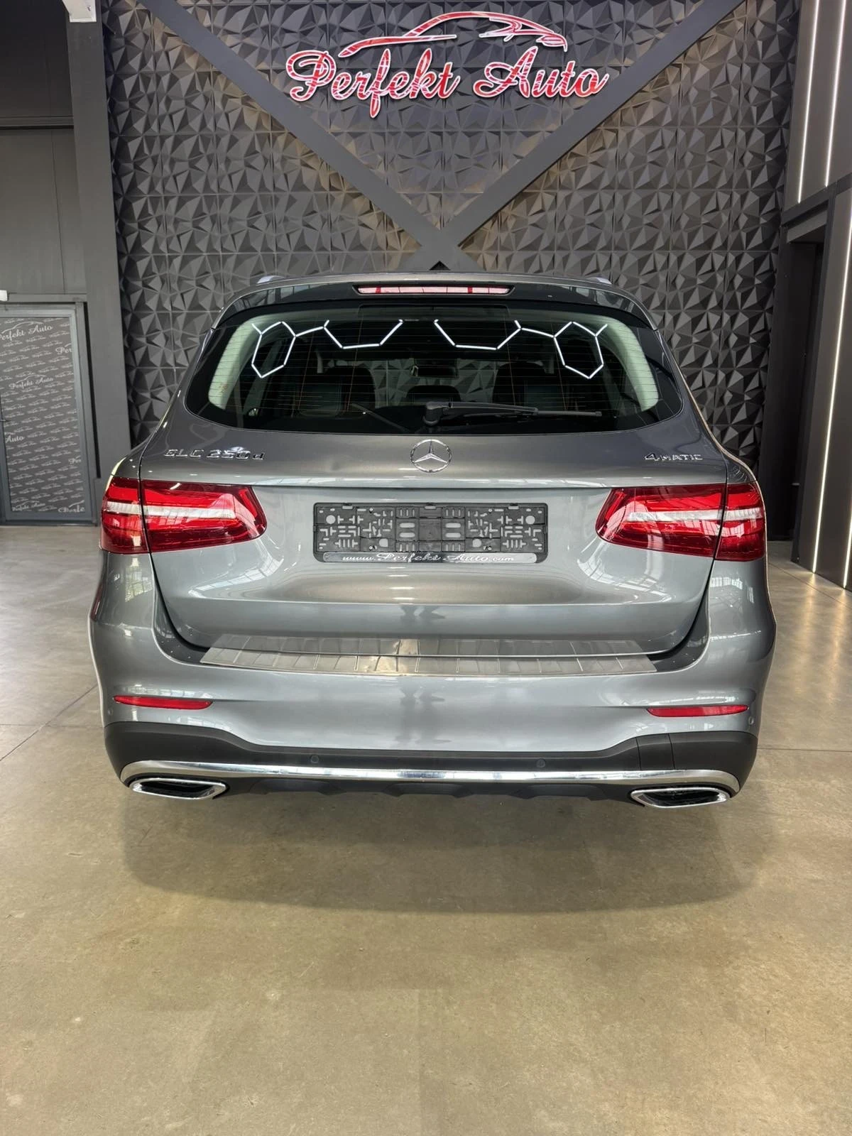 Mercedes-Benz GLC 250 4 MATIC * AMG * КАМЕРА * , снимка 5 - Автомобили и джипове - 54543895