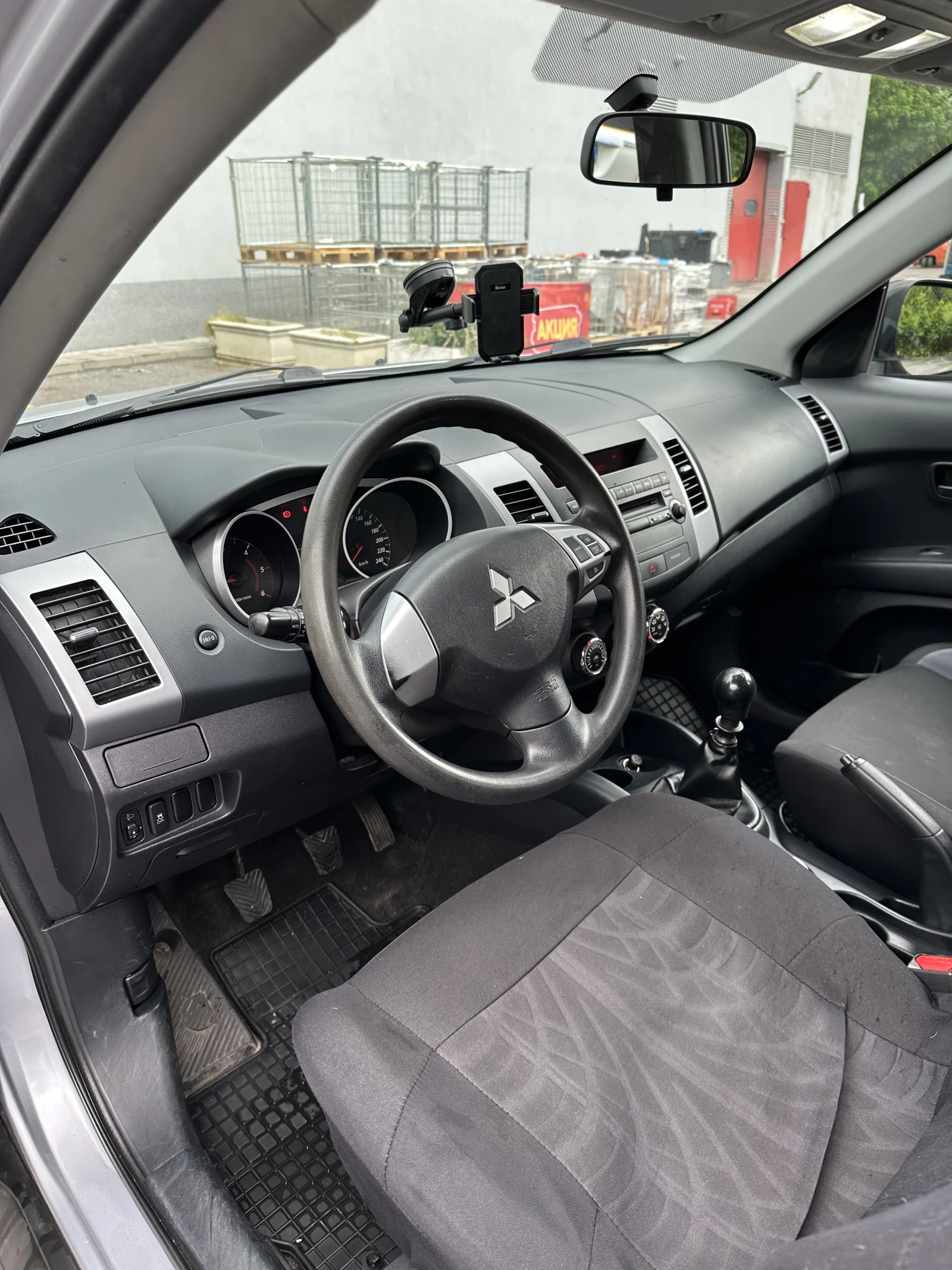 Mitsubishi Outlander, снимка 6 - Автомобили и джипове - 54581762