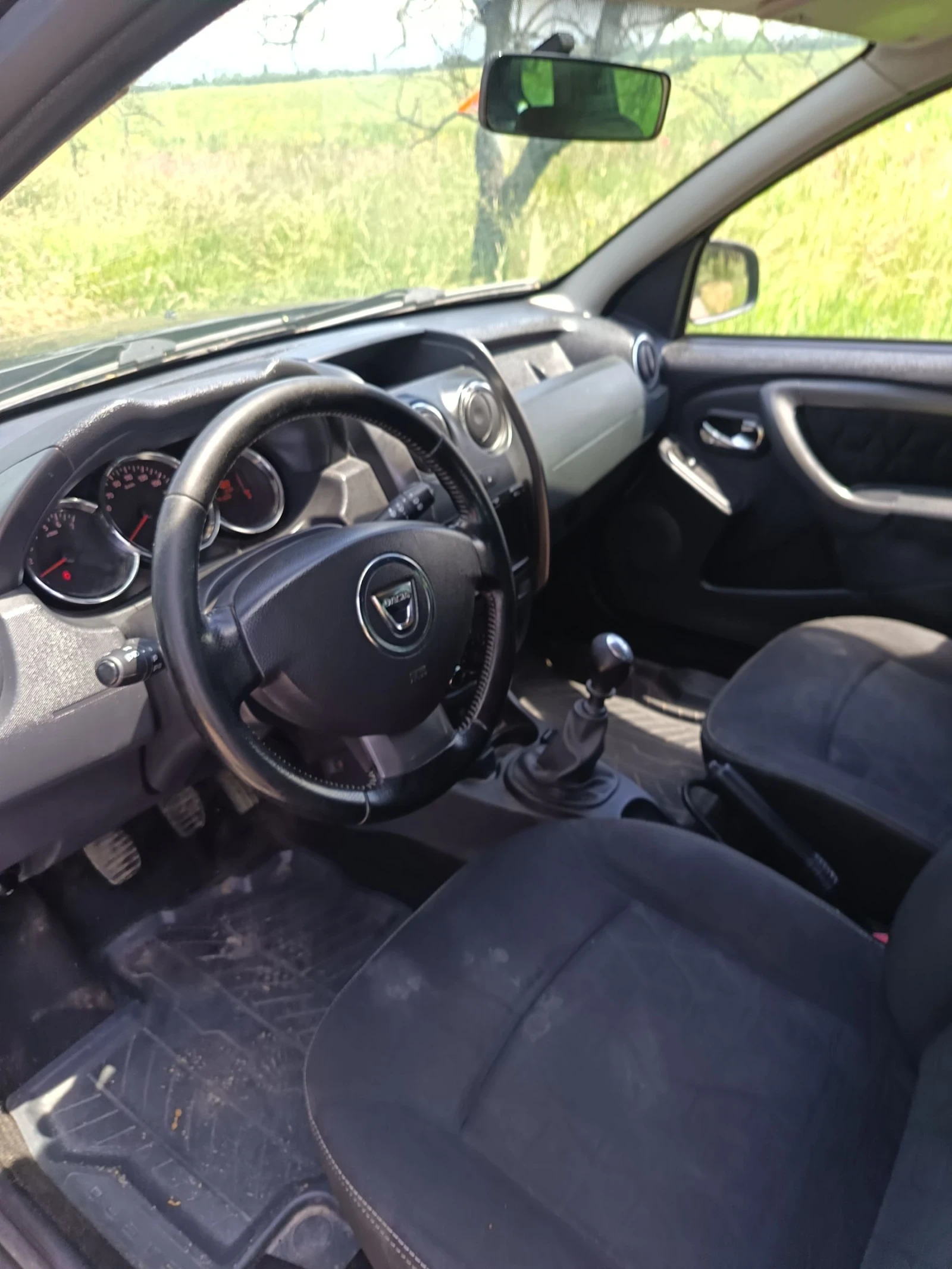Dacia Duster 1.6бензин внос от Швейцария, снимка 5 - Автомобили и джипове - 54761769