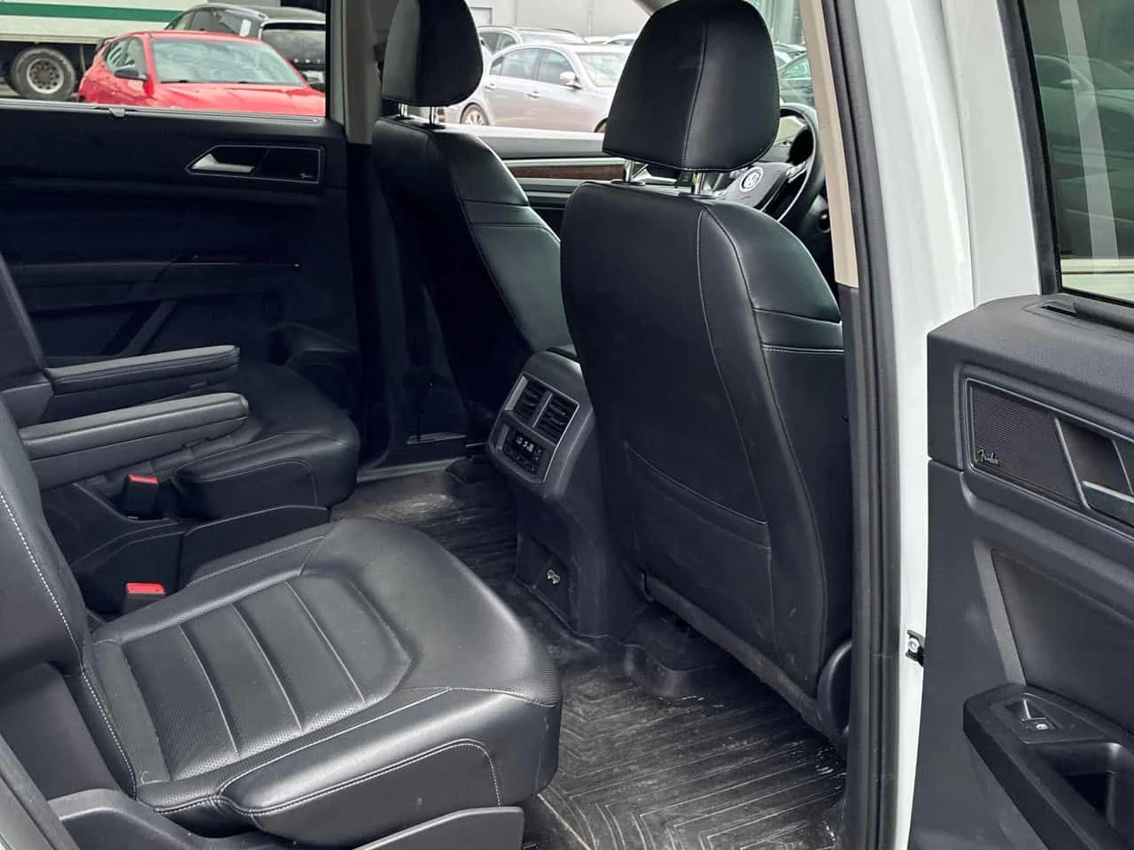 VW Atlas * Execline * CARFAX * БЕЗ ПЪРВОНАЧАЛНА ВНОСКА, снимка 13 - Автомобили и джипове - 54840754