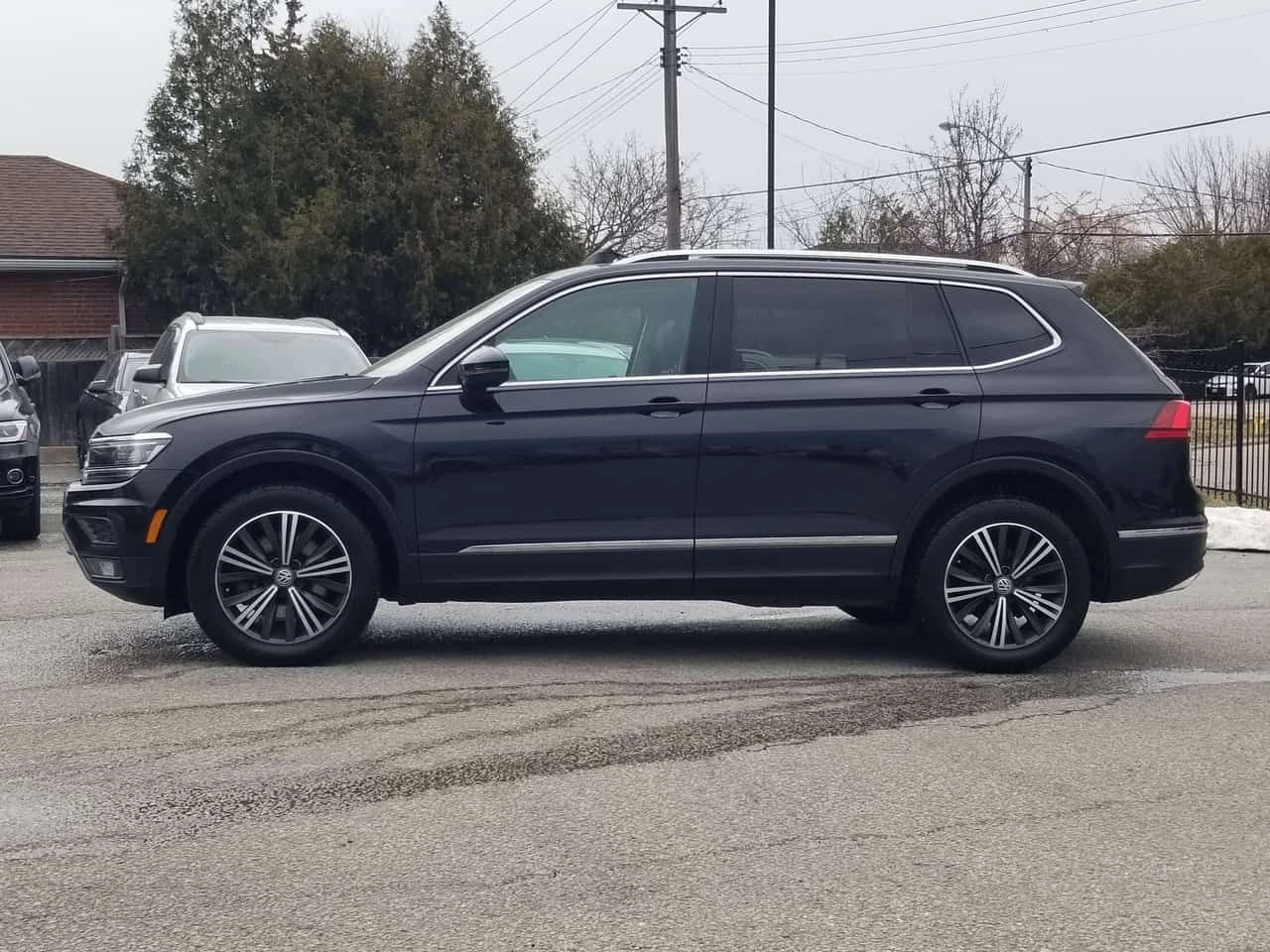 VW Tiguan * HIGHLINE PKG| NAV| 360 CAMERA| LEATHER| PANO| FE, снимка 3 - Автомобили и джипове - 54903033