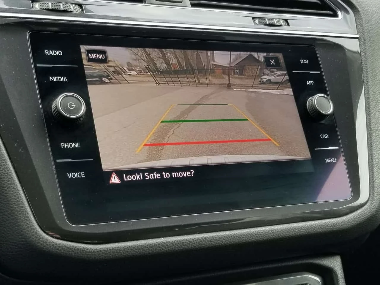 VW Tiguan * HIGHLINE PKG| NAV| 360 CAMERA| LEATHER| PANO| FE, снимка 14 - Автомобили и джипове - 54903033