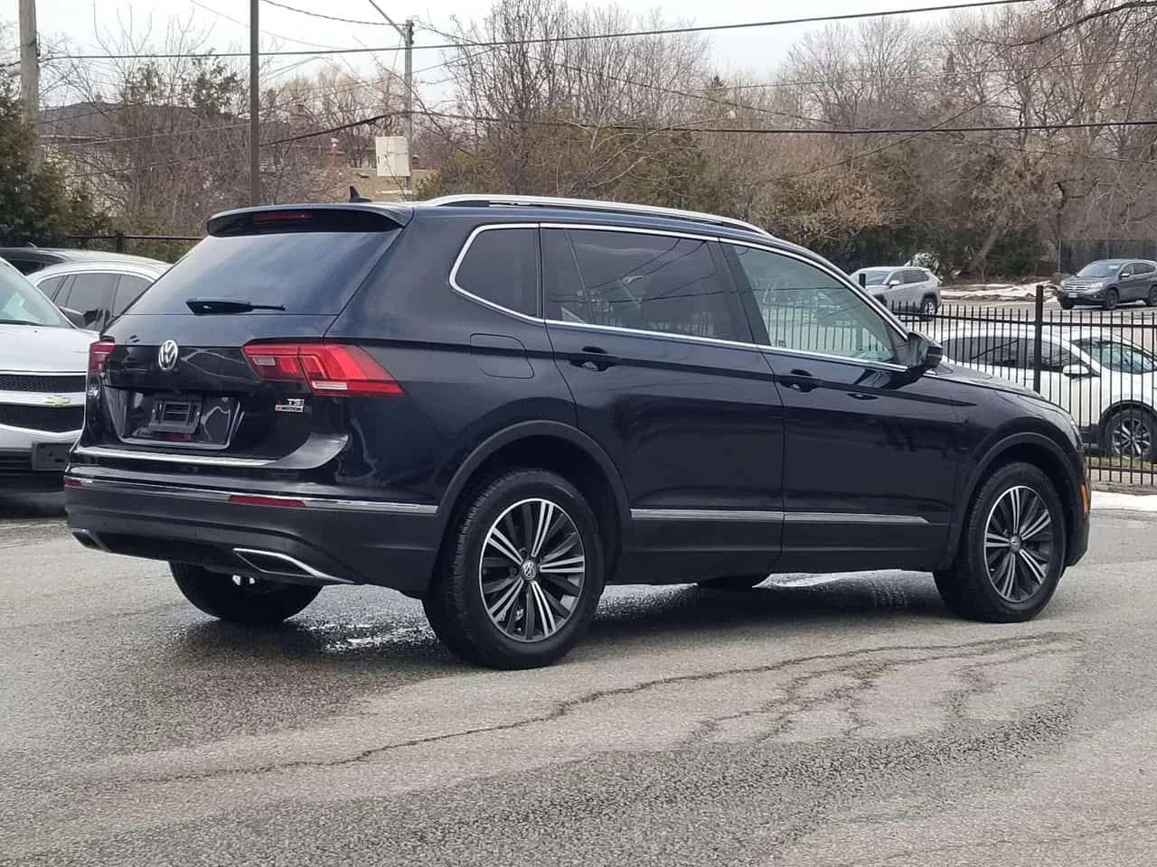 VW Tiguan * HIGHLINE PKG| NAV| 360 CAMERA| LEATHER| PANO| FE, снимка 7 - Автомобили и джипове - 54903033