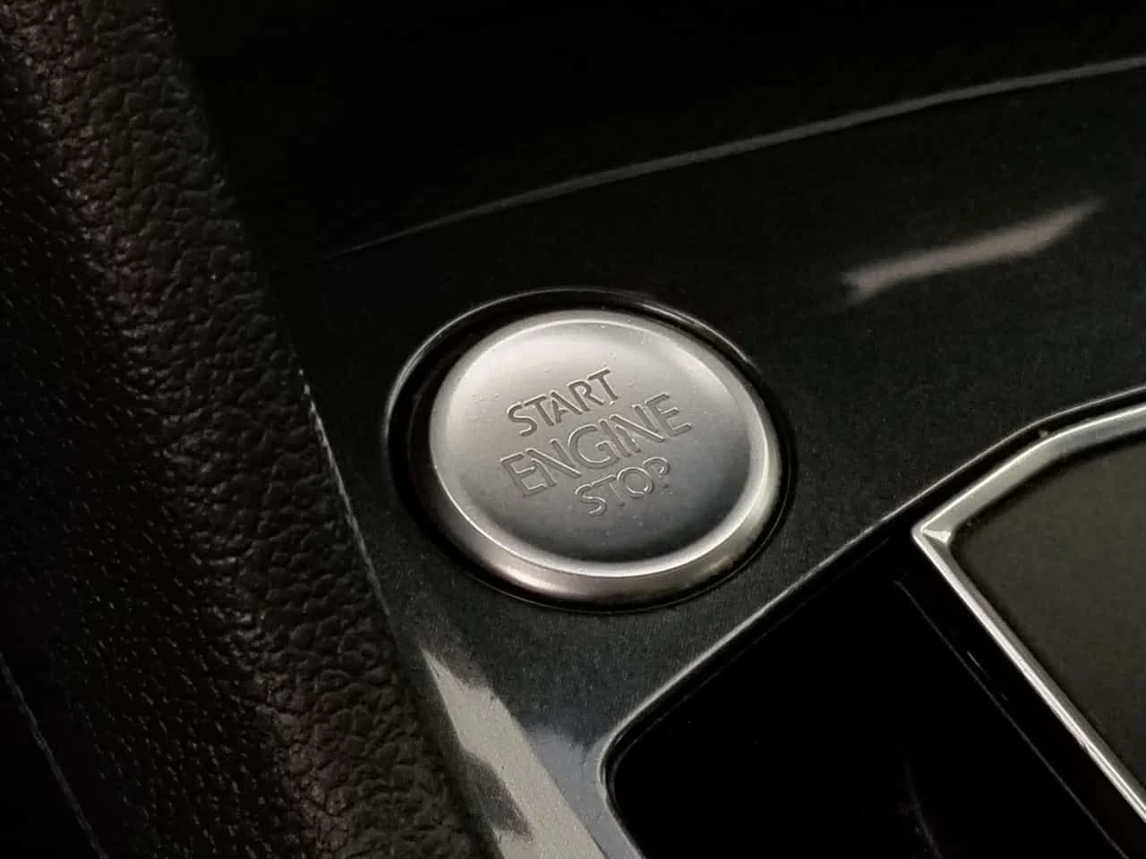 VW Tiguan * HIGHLINE PKG| NAV| 360 CAMERA| LEATHER| PANO| FE, снимка 16 - Автомобили и джипове - 54903033