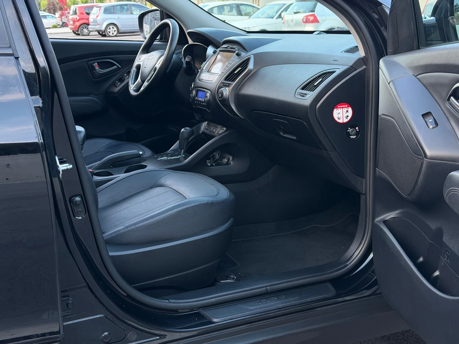 Hyundai IX35 2.0CRDi 184кс 4х4 * Автомат* * Камера* * Панорама*, снимка 12 - Автомобили и джипове - 55105690