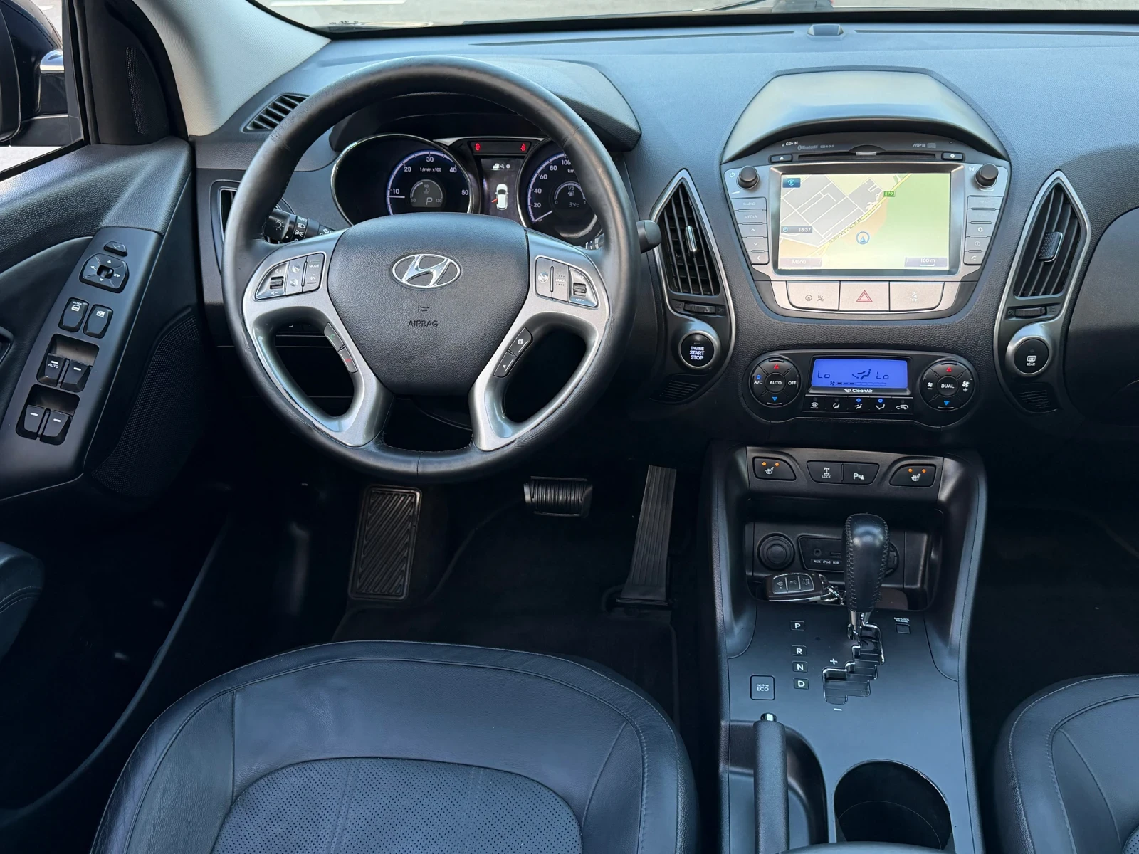 Hyundai IX35 2.0CRDi 184кс 4х4 * Автомат* * Камера* * Панорама*, снимка 11 - Автомобили и джипове - 55105690