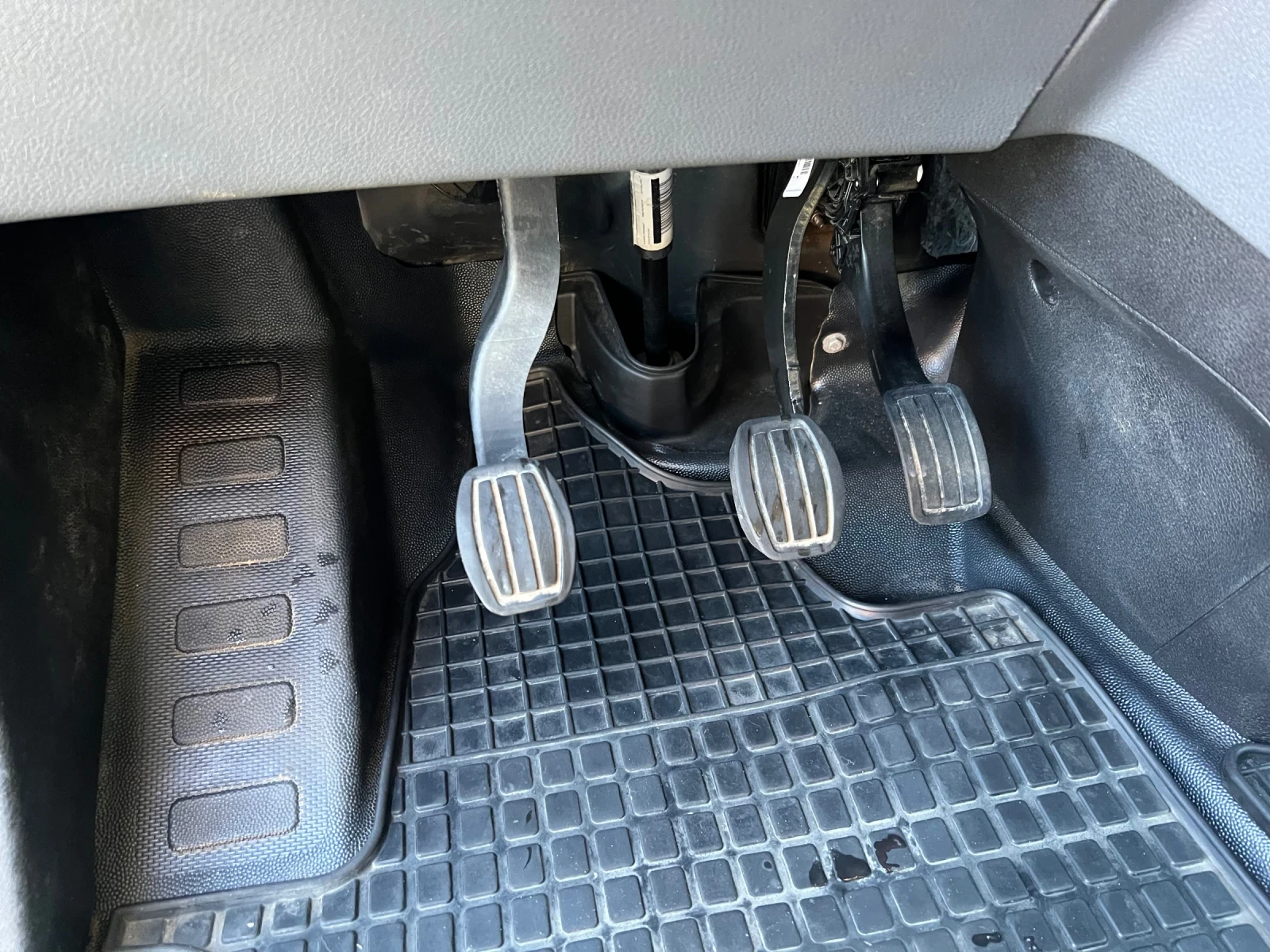 Opel Vivaro, снимка 13 - Бусове и автобуси - 53758131