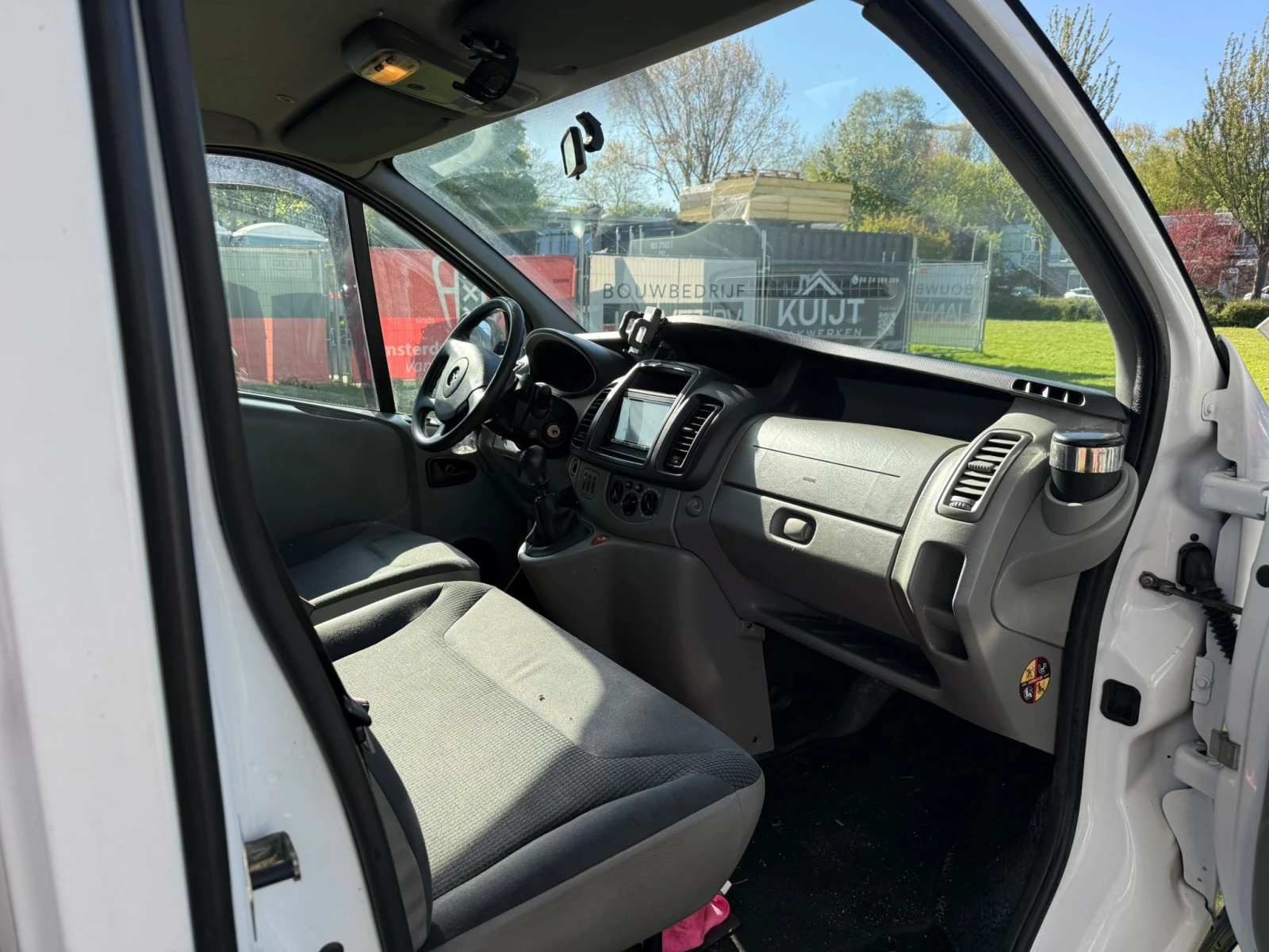 Opel Vivaro, снимка 11 - Бусове и автобуси - 54239450