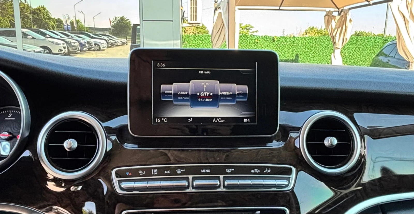 Mercedes-Benz V 220 V220D/BUSINESS CLASS/КОЖА /ПОДГРЕВ/КАМЕРА, снимка 13 - Бусове и автобуси - 55449334