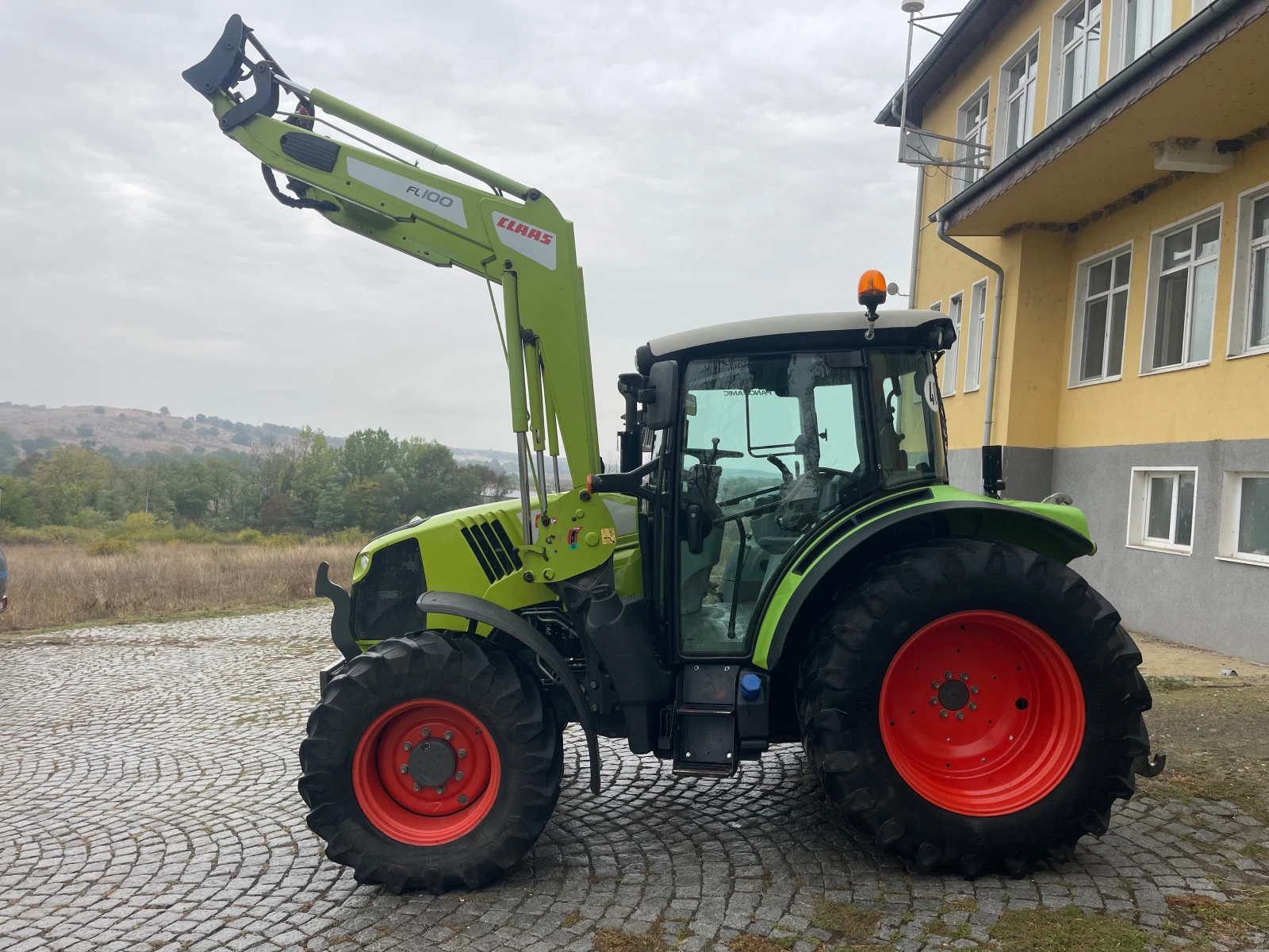 Трактор Claas ARION 420 С ТОВАРАЧ CLAAS ЛИЗИНГ - изображение 4