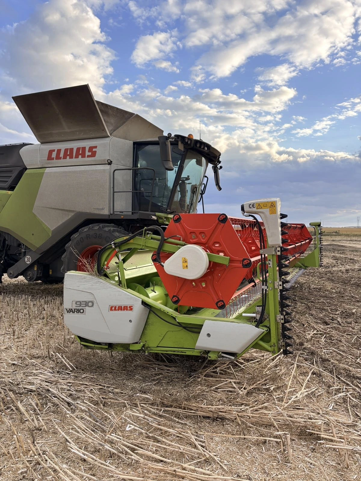 Комбайн Claas TRION 730 + CLAAS VARIO 930 ЛИЗИНГ, снимка 2 - Селскостопанска техника - 55739628