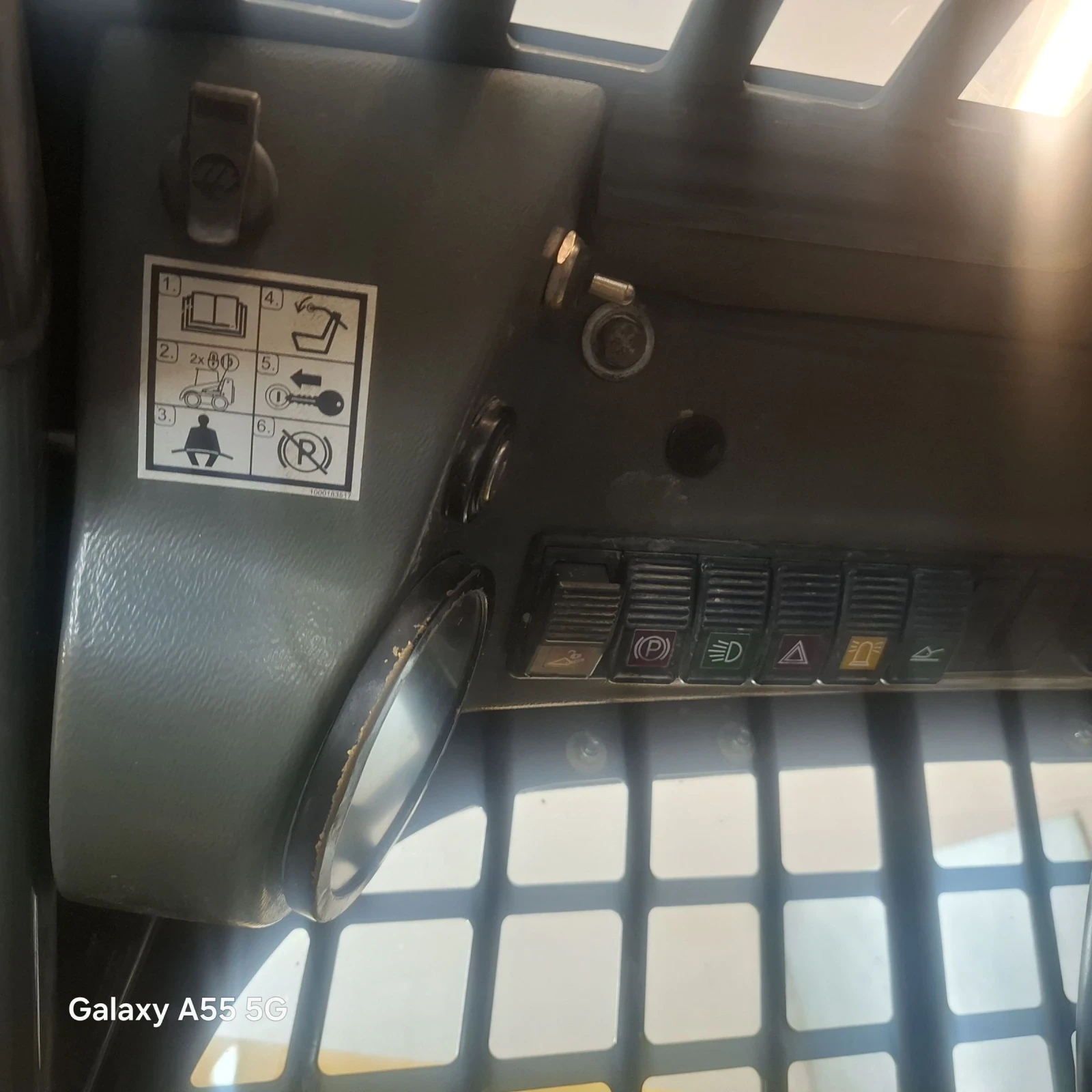 Мини челни товарачи Друга NEUSON 701S 46kc., снимка 11 - Индустриална техника - 54163119