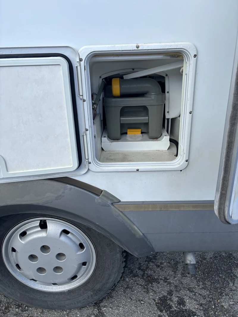 Кемпер HYMER / ERIBA 524, снимка 5 - Каравани и кемпери - 52877666