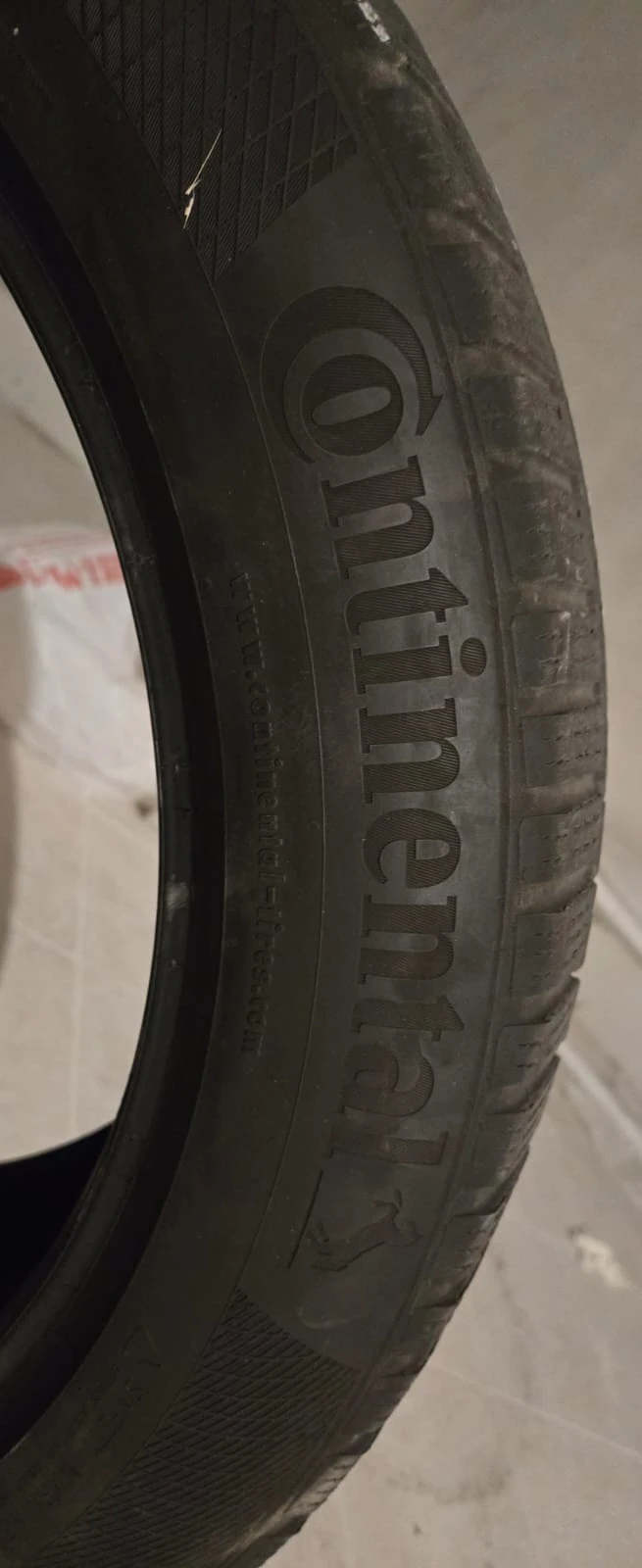 Гуми Зимни 285/45R21, снимка 3 - Гуми и джанти - 52909544