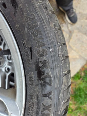        235/45R17  VW