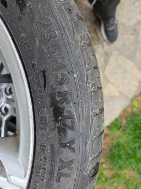        235/45R17  VW