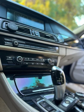 BMW 530 CarPlay/КОЖА /ОБСЛУЖЕНА /ЛИЗИНГ/, снимка 11