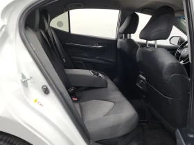 Toyota Camry 2.5 LE HYBRID, снимка 12