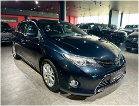 Toyota Auris  1