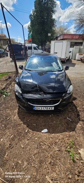 ������ Volvo V40