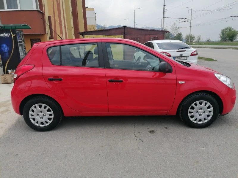 Hyundai I20 1, 25 I Nova, снимка 3 - Автомобили и джипове - 45858151