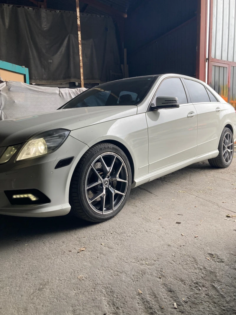 Mercedes-Benz E 500 550* V8* 7G* 4- Matic* FULL* , снимка 1 - Автомобили и джипове - 48209245