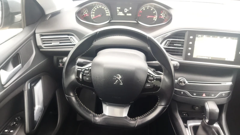 Peugeot 308 1.2i STT Швейцария, снимка 6 - Автомобили и джипове - 48309774