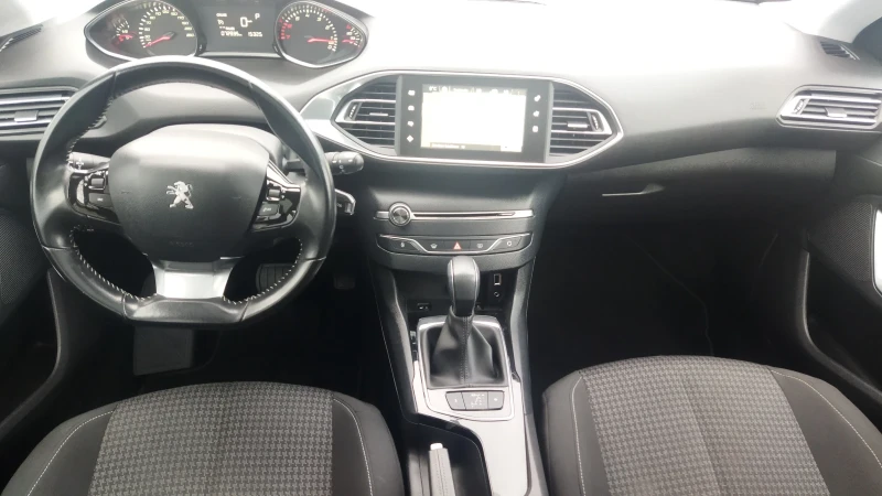 Peugeot 308 1.2i STT Швейцария, снимка 7 - Автомобили и джипове - 48309774