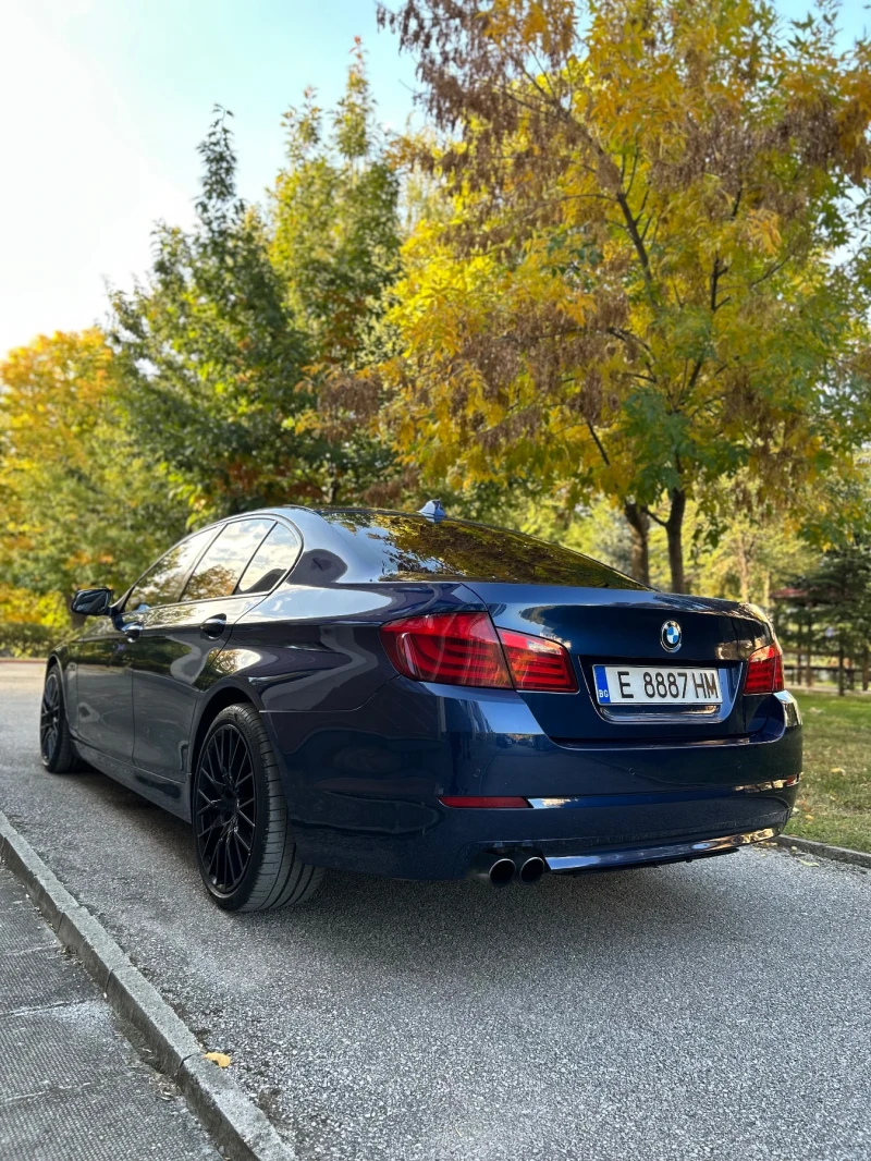 BMW 530 CarPlay/КОЖА /ОБСЛУЖЕНА /ЛИЗИНГ/, снимка 3 - Автомобили и джипове - 52346952