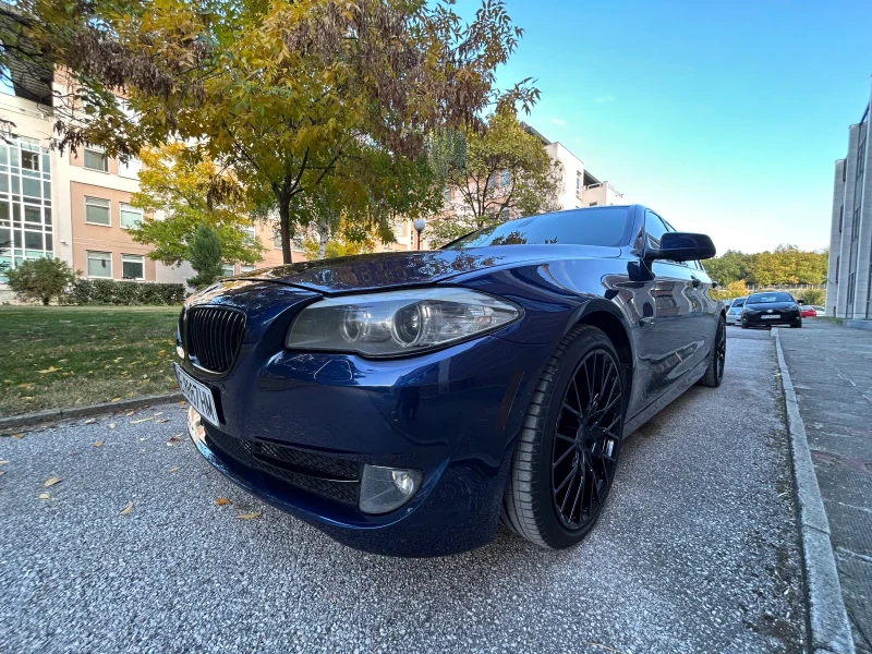 BMW 530 CarPlay/КОЖА /ОБСЛУЖЕНА /ЛИЗИНГ/, снимка 4 - Автомобили и джипове - 52346952