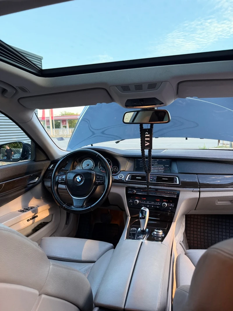 BMW 730, снимка 11 - Автомобили и джипове - 52295561