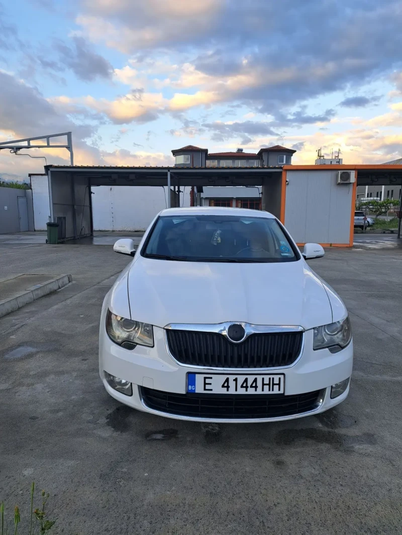 Skoda Superb 2.0 Дизел, снимка 3 - Автомобили и джипове - 52667508