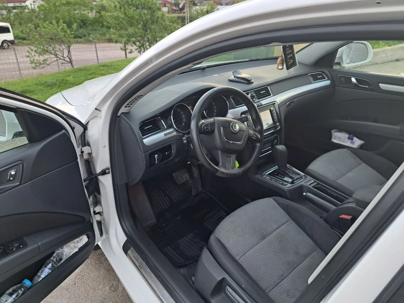Skoda Superb 2.0 Дизел, снимка 9 - Автомобили и джипове - 52667508