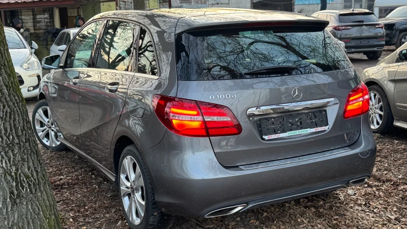 Mercedes-Benz B 180 Нов Автомобил!! Фул Екстри!!, снимка 4 - Автомобили и джипове - 52840797