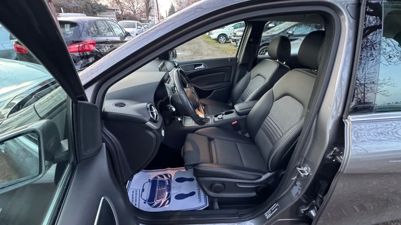 Mercedes-Benz B 180 Нов Автомобил!! Фул Екстри!!, снимка 9 - Автомобили и джипове - 52840797