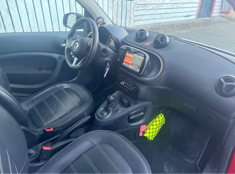 Smart Fortwo ОЧАКВАН ВНОС* EQ* 43 000 KM* NAVI* PANO* 18 KWh* - 16699 лв. - 14855840 | Car24.bg