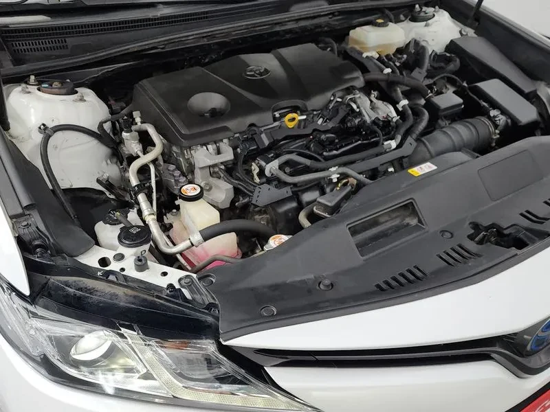 Toyota Camry 2.5 LE HYBRID, снимка 6 - Автомобили и джипове - 54959263