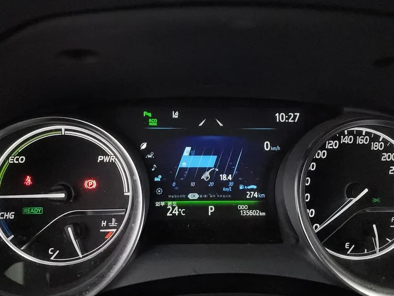 Toyota Camry 2.5 LE HYBRID, снимка 8 - Автомобили и джипове - 54959263
