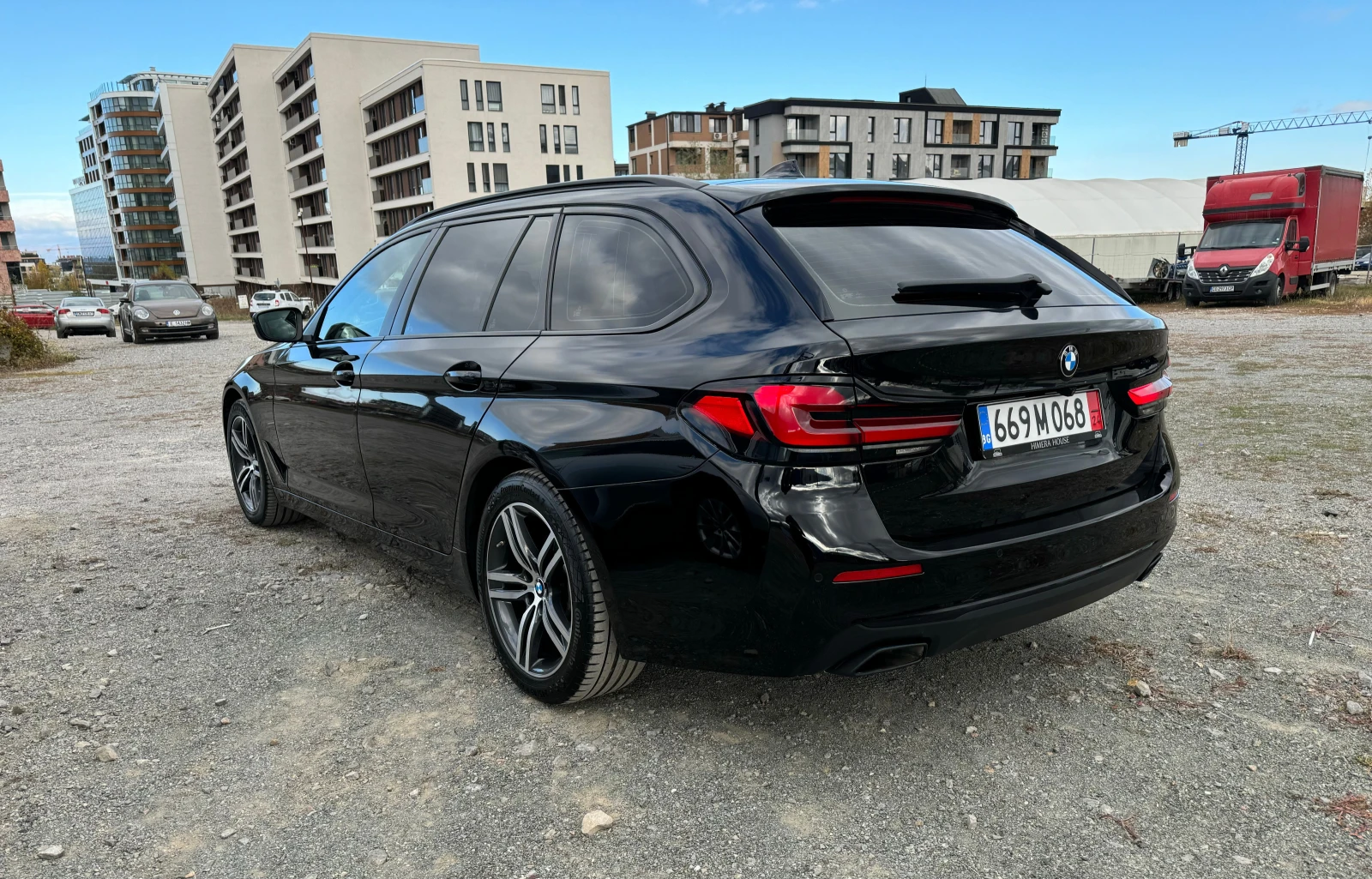 BMW 520 D FACELIFT Теглич Комби ЛИЗИНГ - изображение 4