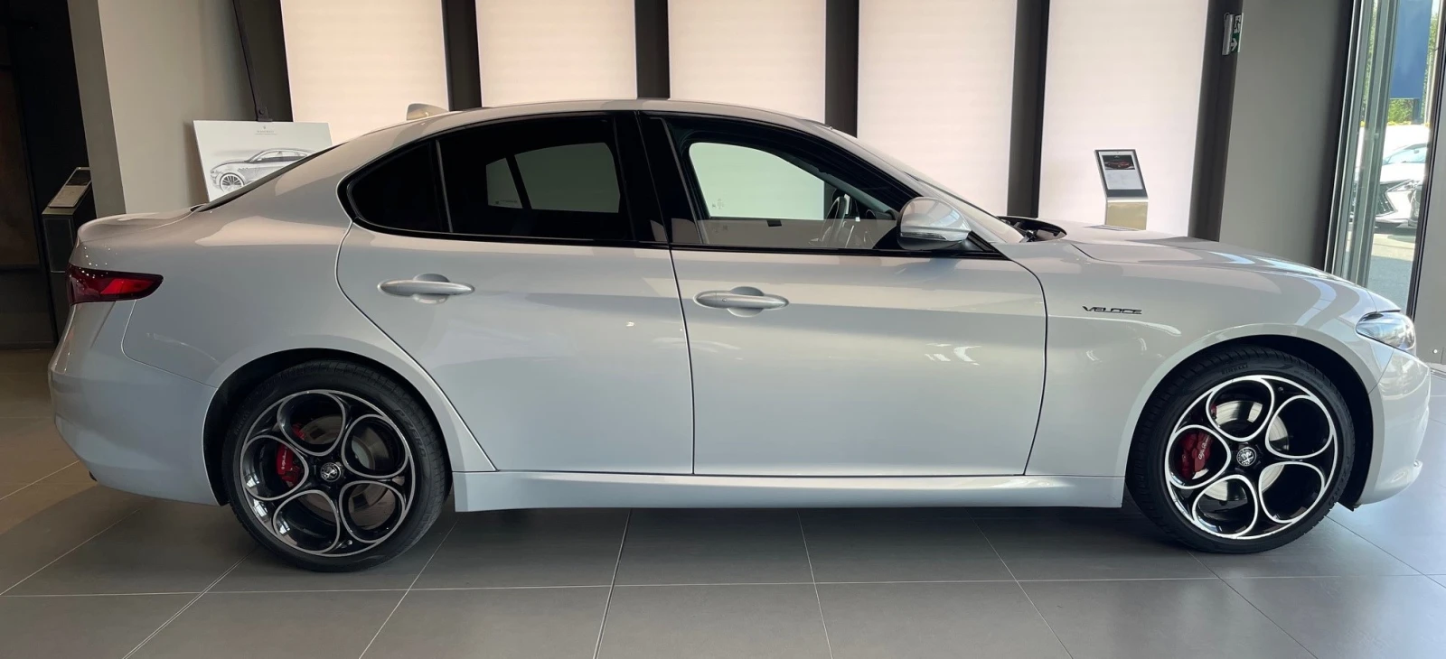 Alfa Romeo Giulia Q4 Veloce - изображение 4