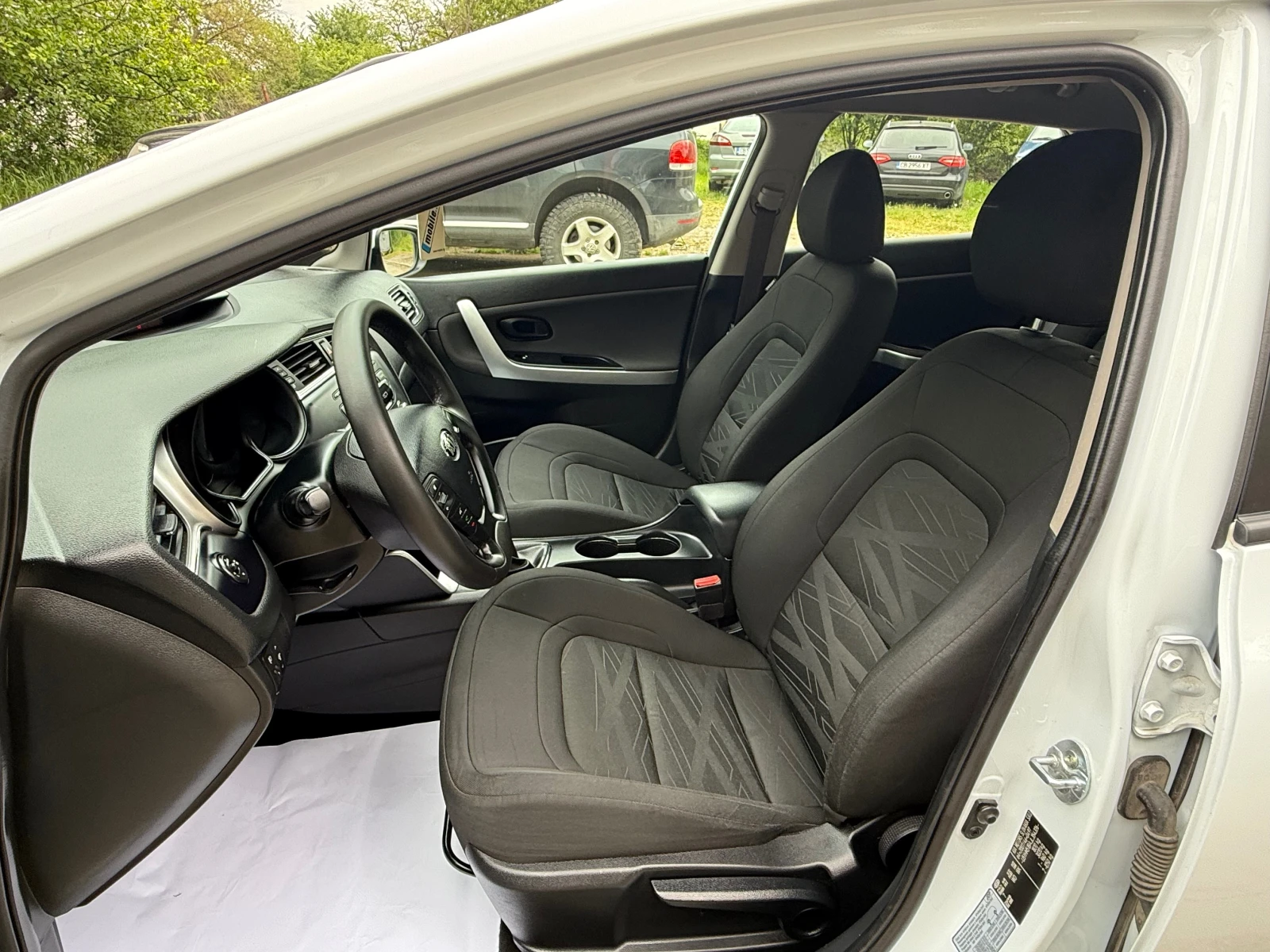 Kia Ceed 1.4i 100kc - изображение 7