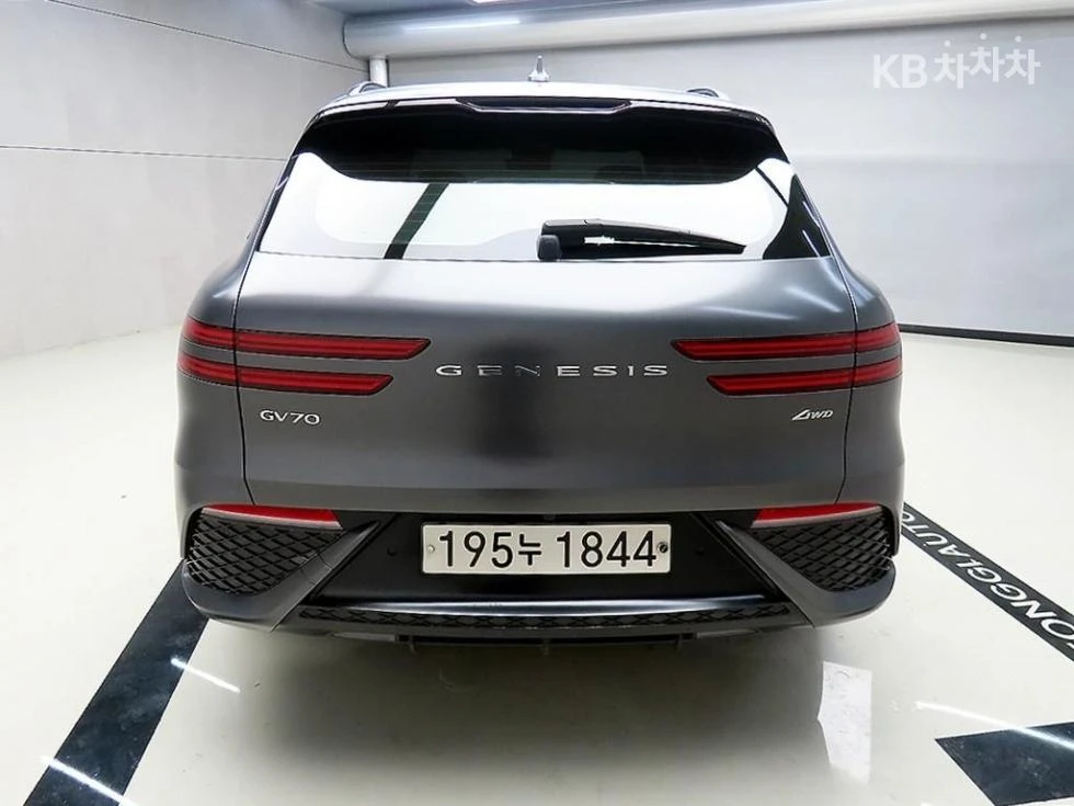 Genesis GV70 2.2 AWD 2023 ЛИЗИНГ БЕЗ ПЪРВОНАЧАЛНА ВНОСКА - изображение 3