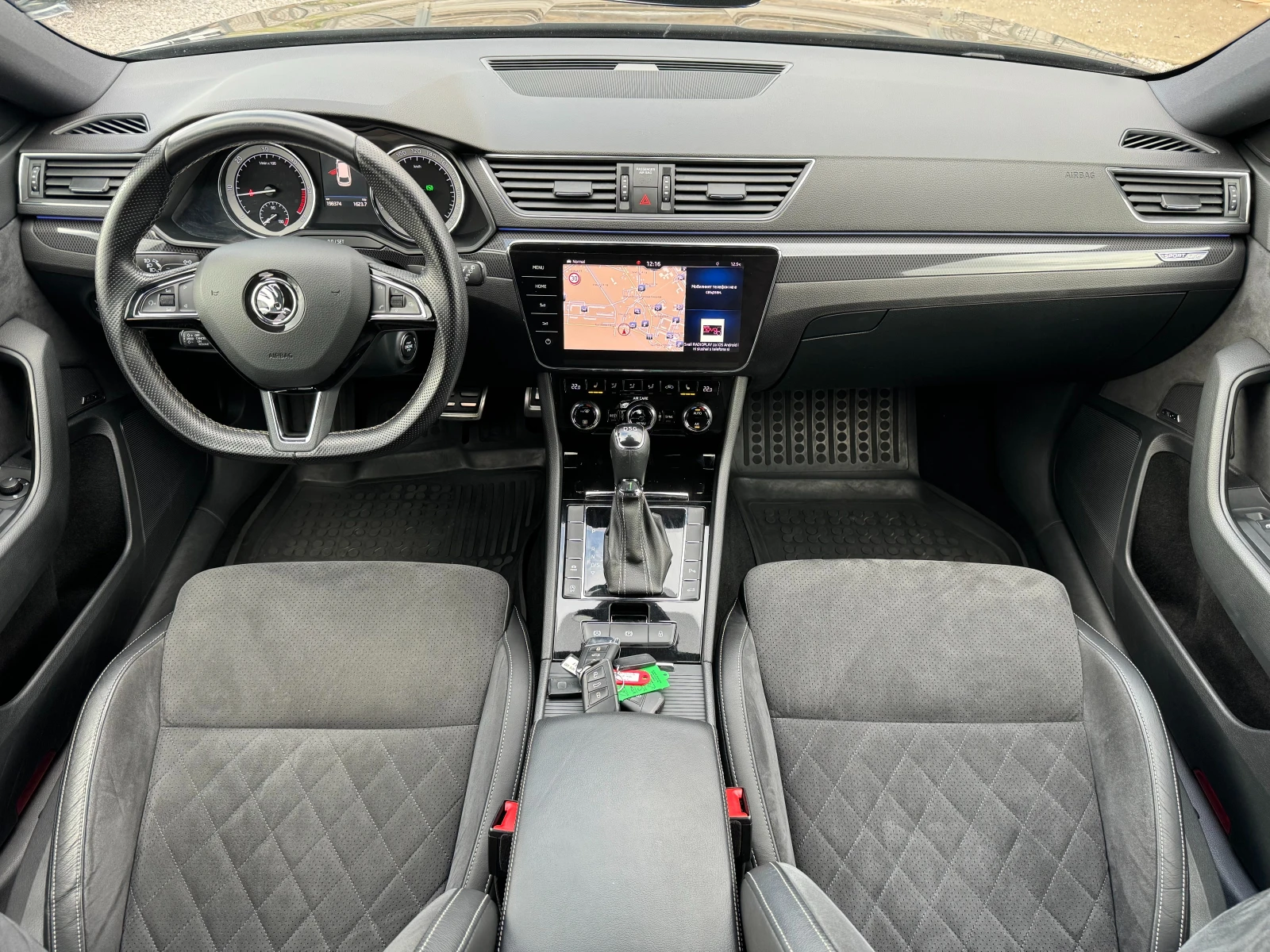 Skoda Superb 2.0TDI ! SportLine ! SWISS ! - изображение 9